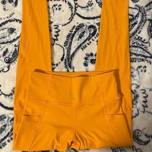 ATHLETA ORANGE LEGGINGS!!